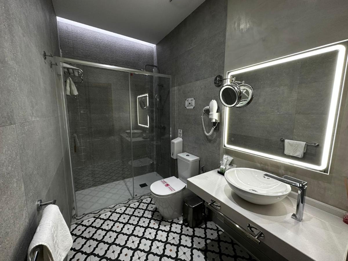 Gasthof Hemd Puerta Real Boutique *